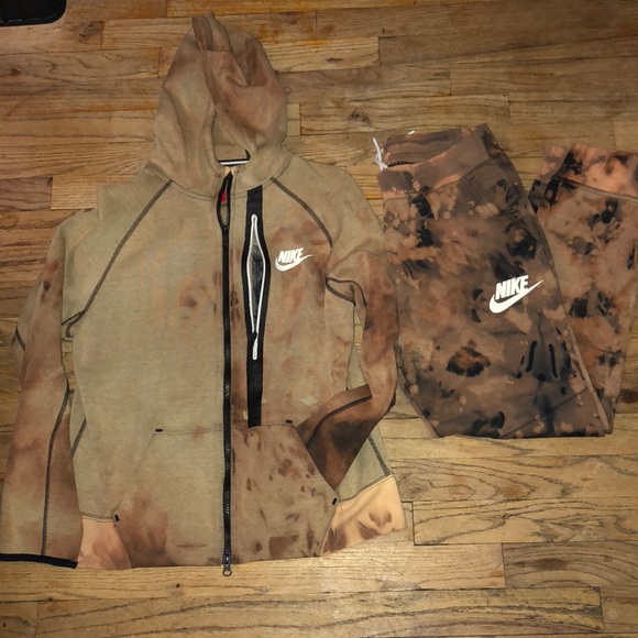 tie dye nike sweatsuit